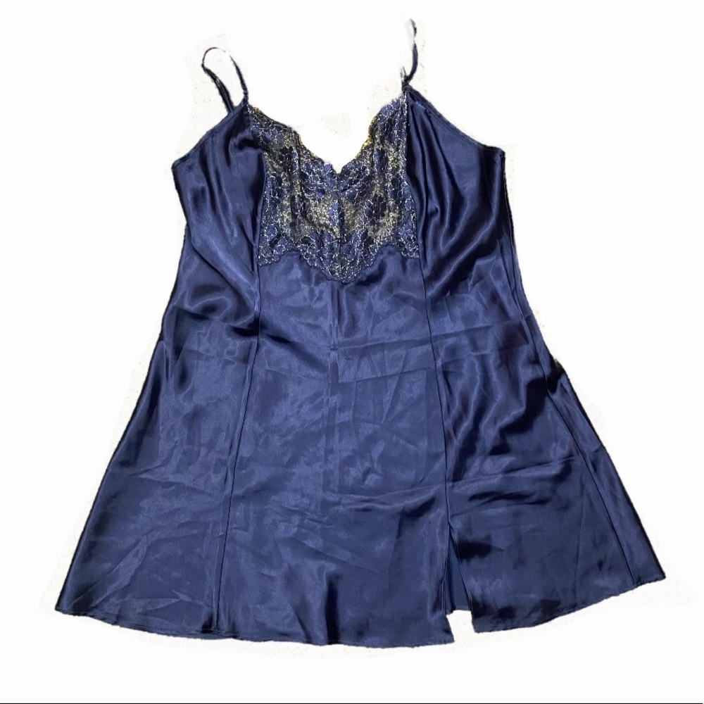 VICTORIA’S SECRET SLIP